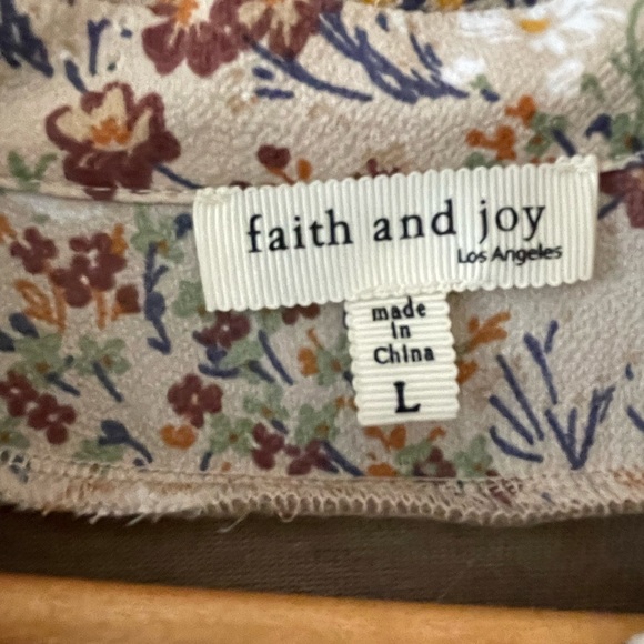 Ladies sweater - Picture 2 of 2